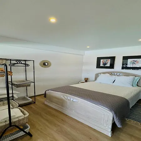 Дом отдыха In With Ocean Views