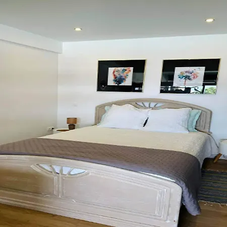 In With Ocean Views בית נופש *