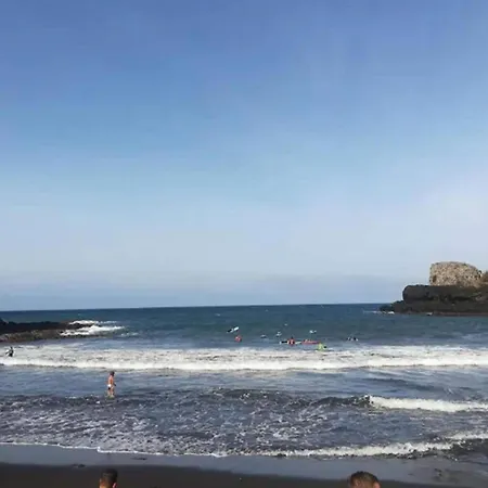 בית נופש In With Ocean Views *