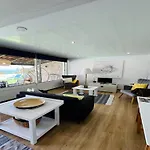 In With Ocean Views Tatil Evi