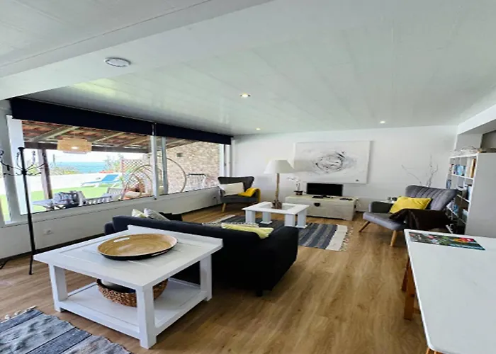 In With Ocean Views Tatil Evi